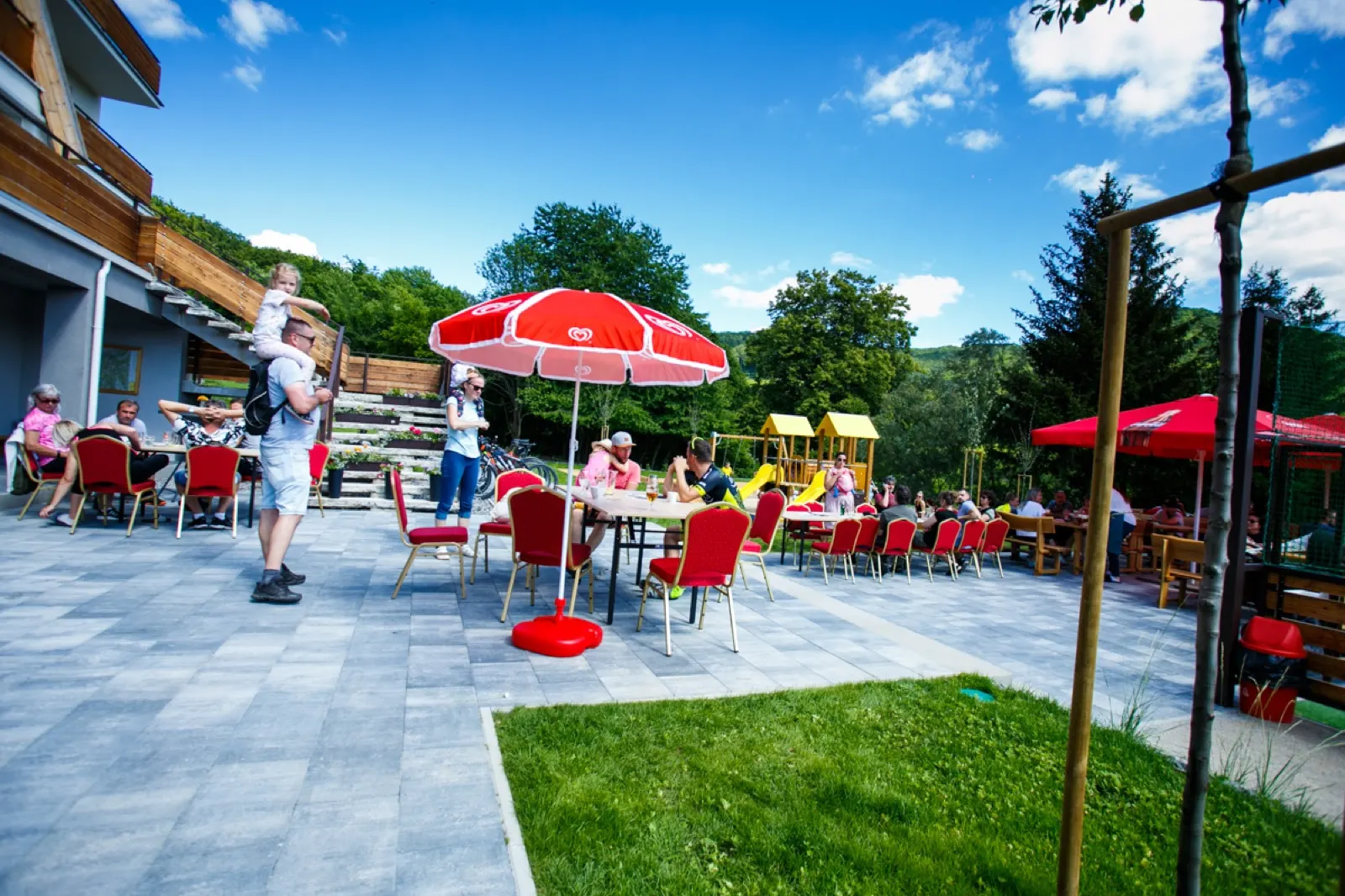 Terrasse an der Hütte